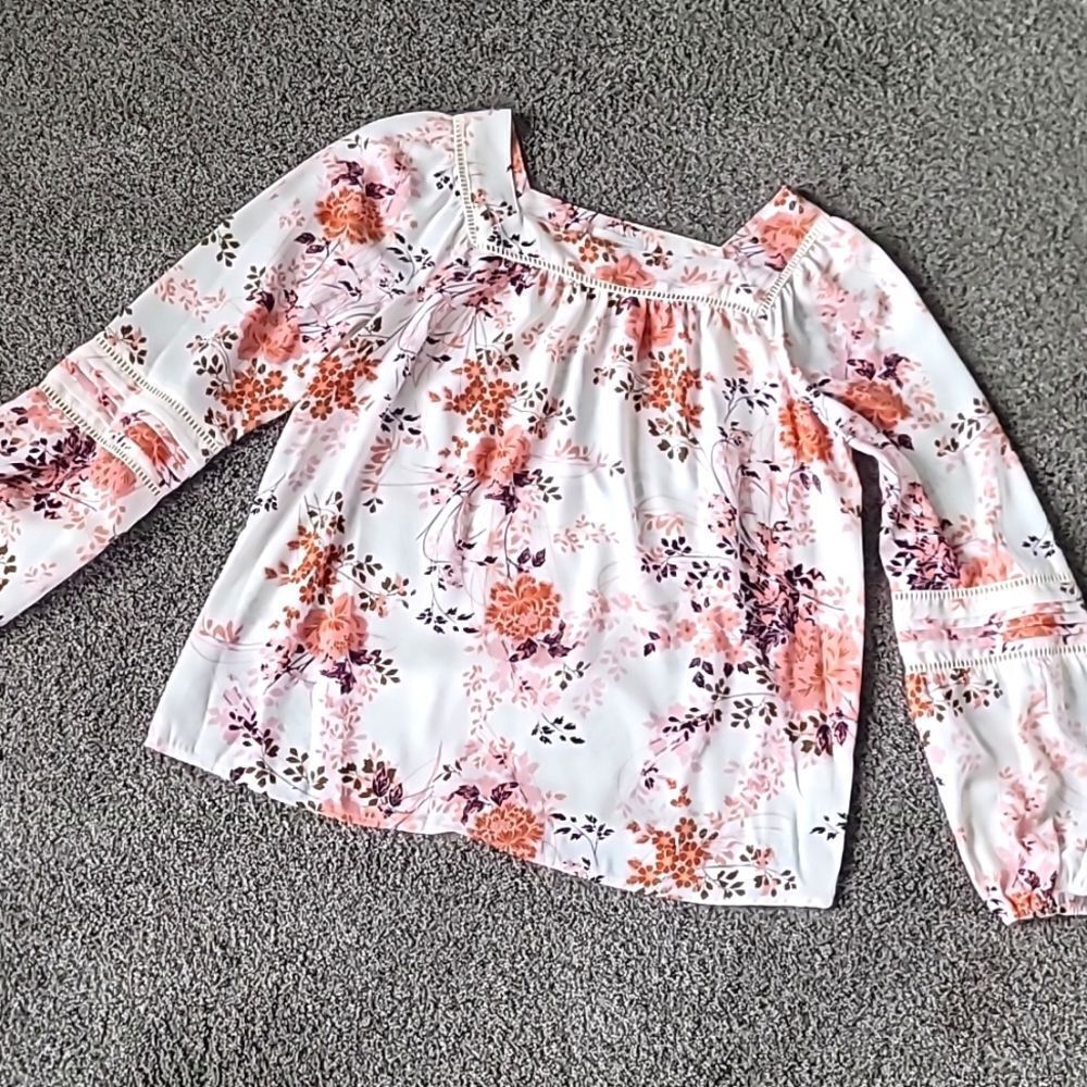 Like New! Women's Floral Top Sz Medium